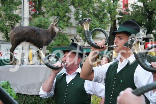 (C) Fotodienst/Anna Rauchenberger - Wien 16.09.2007 - Aufsteirern ist das Fest in der Grazer Altstadt für all jene,
die steirisch denken, leben, reden,
singen, tanzen oder einfach nur das
typisch 