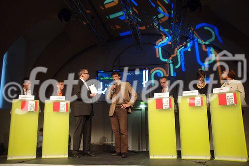 net.culture.lab bieten u.a. räumliche und technische Infrastruktur für die Umsetzung von IT-Projekten. 
Foto v.li: Jürgen Wutzlhofer (Gemeinderat und Abgeordneter zum Wiener Landtag); Roland Alton-Scheidl (stellv.Vorsitzender creativ wirtschaft austria, Kurator net.culturlab Dornbirn); Moderator Oliver Lehmann (Chefredakteur at.venture); Ing.Mag.Rudolf Fischer (Generaldirektor Telekom Austria TA AG) ; Eva Czernohorszky (GF LISA VR und Verteterin Zentrum für Innovation und Technologie); Karin Hakl (Abgeordnete zum Nationalrat ÖVP)
©fotodienst/Nadine Bargad