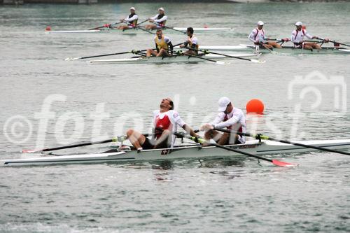 Im Im Vordergrund F. Hanselmann, S.Steiner (SUI) nach dem Viertelfinale