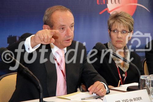 (C) Fotodienst/Anna Rauchenberger - Wien 27.08.2007 - Konferenzeröffnung zu den Wiener Klimagesprächen. FOTO: Yvo de Boer (UNFCCC Executive Secretary) und Sandea de Wet.