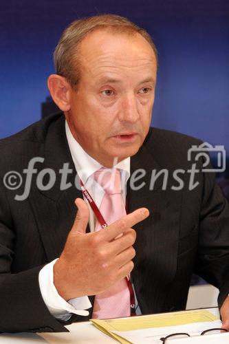 (C) Fotodienst/Anna Rauchenberger - Wien 27.08.2007 - Konferenzeröffnung zu den Wiener Klimagesprächen. FOTO: UNFCCC Executive Secretary Yvo de Boer.