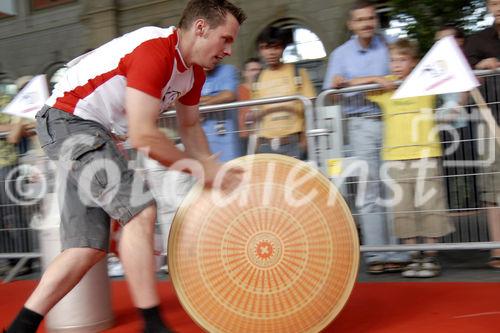 Emmentaler Käseroll-Meisterschaft am Züricher Hauptbahnhof (C)Fotodienst/Tabea Vogel