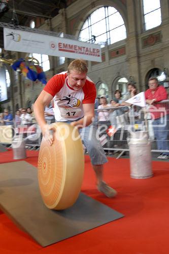 Emmentaler Käseroll-Meisterschaft am Züricher Hauptbahnhof (C)Fotodienst/Tabea Vogel