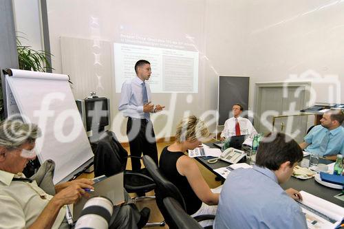 (C) Fotodienst/Patrick Krajnc - Wien 17.07.2007 - Pressegespräch: Die Chancen der östrreichischen Umweltindustrie. FOTO: Mag. Rupert Petry am Wort                           