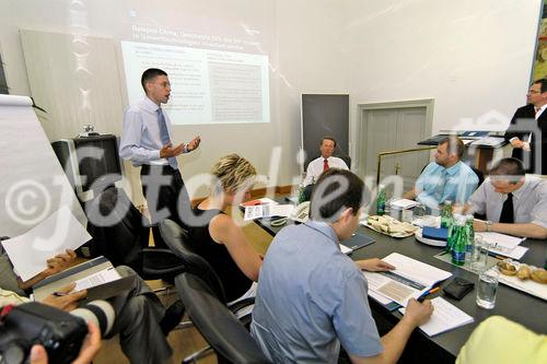 (C) Fotodienst/Patrick Krajnc - Wien 17.07.2007 - Pressegespräch: Die Chancen der östrreichischen Umweltindustrie. FOTO: Mag. Rupert Petry am Wort                           