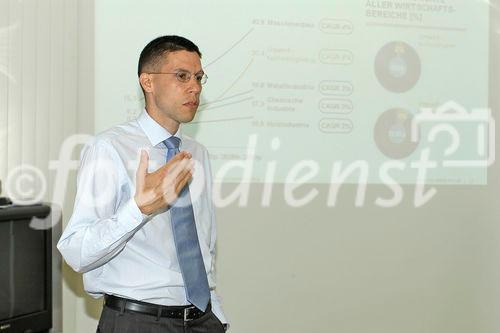 (C) Fotodienst/Patrick Krajnc - Wien 17.07.2007 - Pressegespräch: Die Chancen der östrreichischen Umweltindustrie. FOTO: Mag. Rupert Petry am Wort                           