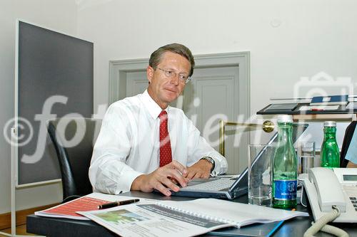 (C) Fotodienst/Patrick Krajnc - Wien 17.07.2007 - Pressegespräch: Die Chancen der östrreichischen Umweltindustrie. FOTO: Dr. Roland Falb                       