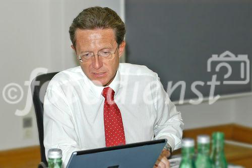 (C) Fotodienst/Patrick Krajnc - Wien 17.07.2007 - Pressegespräch: Die Chancen der östrreichischen Umweltindustrie. FOTO: Dr.Roland Falb                             