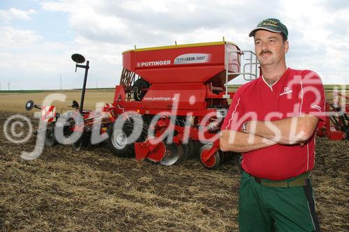 (C) Fotodienst/Anna Rauchenberger - Wien 13.07.2007 - Allianz für starke Regionen - Genussregion. Familie Sommer zählt auf ihrem Hof auf PÖTTINGER Landtechnik. PÖTTINGER ist Partner der Allianz für starke Regionen, die Landwirtschaftsminister Josef Pröll bei seiner Initiative GENUSS REGION ÖSTERREICH unterstützt. Die Allianzpartner stehen für ein regionales Produktangebot, das wiedererkennbar und wettbewerbsfähig ist.