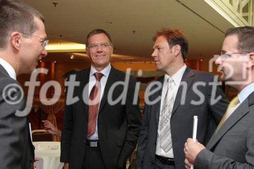 (C) Fotodienst/Anna Rauchenberger - Wien 20.06.2007 - Startschuss für den Börsegang der phion AG ist heute gefallen. FOTO v.l.: Mag. Günter Klausner (CFO, phion AG), Dr. Klaus Gheri (CTO, phion AG), Dr. Wieland Alge (CEO, phion AG).