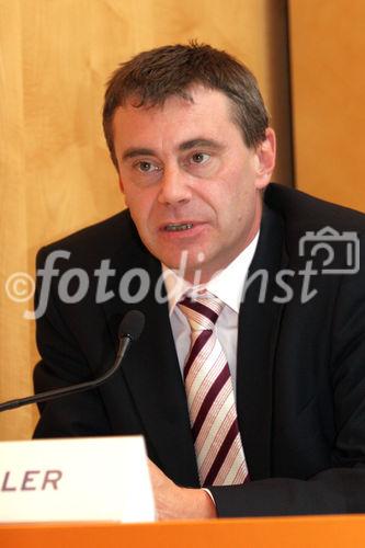 (C) Fotodienst/Anna Rauchenberger - Wien 20.06.2007 - Startschuss für den Börsegang der phion AG ist heute gefallen. FOTO: Dr. Heinrich Schaller (Mitglied des Vorstandes, Erste Bank der oesterreichischen Sparkassen AG)