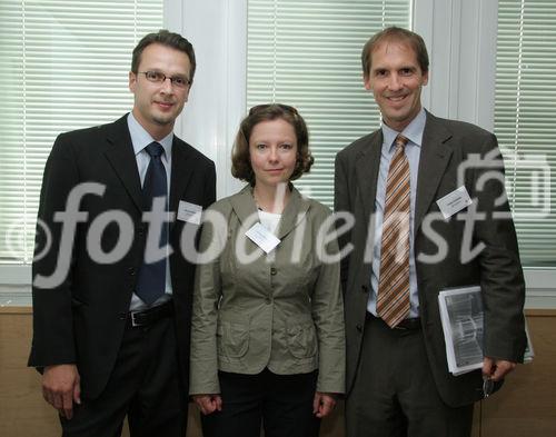 (C) Fotodienst/Anna Rauchenberger - Wien 13.06.2007 - GfK ConsumerScan Retail Day: Der österreichische Einzelhandel: Gestern ? Heute ? Morgen. FOTO: Mag. Marcus Jurman, Senior Marketing Consultant GfK Austria, Mag. Kerstin Neumayer, Prok. Leitung Marketing Billa AG, Mag. Tobias Schediwy, General Manager Consumer Tracking CEE, GfK Austria.