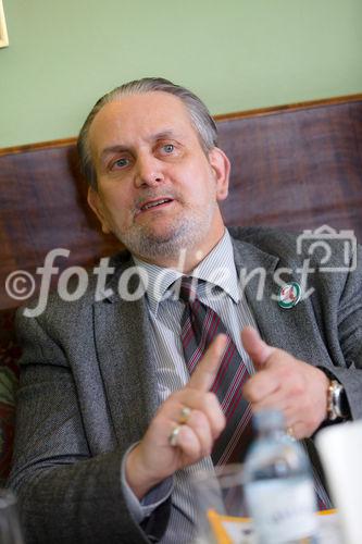 (c) fotodienst / Johannes Brunnbauer | UN Commission on Narcotic Drugs im Cafe Landtmann am 25.3.2011
Im Bild.vlnr.: Kurt Blaas (AUT: Arzt, Vorsitzender des Vereins ÓCannabis als MedizinÒ)