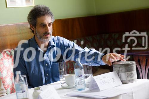 (c) fotodienst / Johannes Brunnbauer | UN Commission on Narcotic Drugs im Cafe Landtmann am 25.3.2011Im Bild.vlnr.:Michael Krawitz (USA: Veteranen für den Zugang zu medizinischem Cannabis)