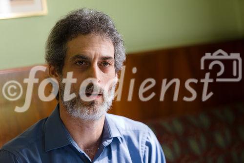 (c) fotodienst / Johannes Brunnbauer | UN Commission on Narcotic Drugs im Cafe Landtmann am 25.3.2011Im Bild.vlnr.:Michael Krawitz (USA: Veteranen für den Zugang zu medizinischem Cannabis)