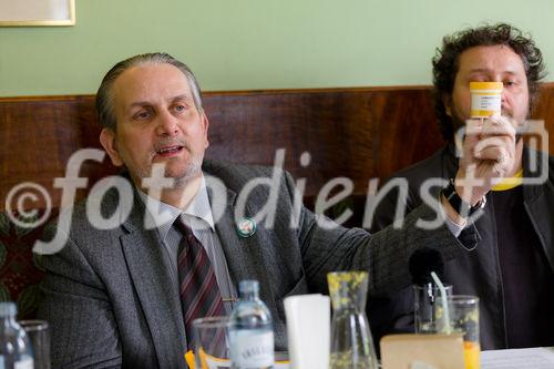 (c) fotodienst / Johannes Brunnbauer | UN Commission on Narcotic Drugs im Cafe Landtmann am 25.3.2011Im Bild.vlnr.: Kurt Blaas (AUT: Arzt, Vorsitzender des Vereins ÓCannabis als MedizinÒ)