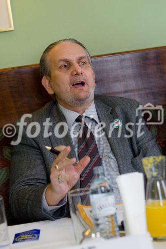 (c) fotodienst / Johannes Brunnbauer | UN Commission on Narcotic Drugs im Cafe Landtmann am 25.3.2011
Im Bild.vlnr.: Kurt Blaas (AUT: Arzt, Vorsitzender des Vereins ÓCannabis als MedizinÒ)