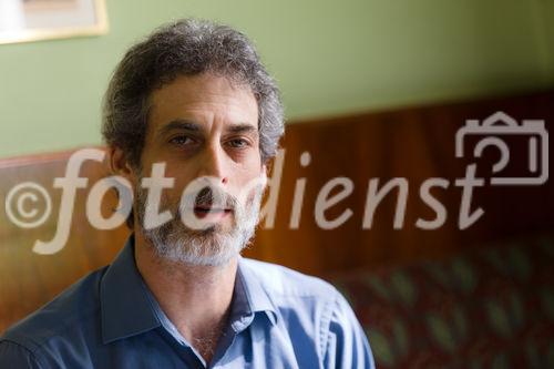 (c) fotodienst / Johannes Brunnbauer | UN Commission on Narcotic Drugs im Cafe Landtmann am 25.3.2011Im Bild.vlnr.:Michael Krawitz (USA: Veteranen für den Zugang zu medizinischem Cannabis)