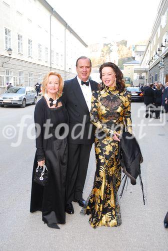 Osterfestspiele 2007 - Aufführung Rheingold
Alexandra Kauka mit Sterling Morton Hamill und Prinzessin Yvonne von Hessen
www.siebinger.com
                            