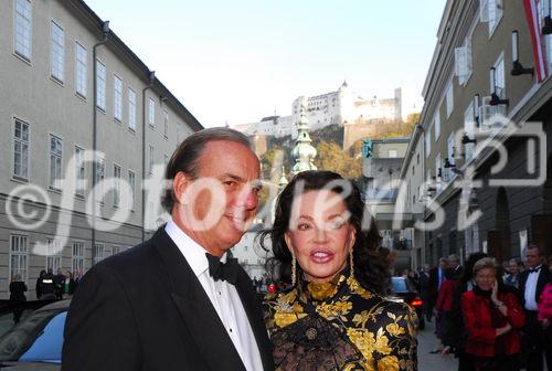 Osterfestspiele 2007 - Aufführung Rheingold
Alexandra Kauka mit Sterling Morton Hamill und Prinzessin Yvonne von Hessen
www.siebinger.com
                            