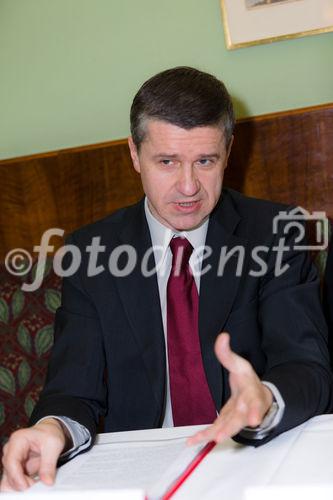 (c) fotodienst / Johannes Brunnbauer | Vorab-Pressegespräch zur 9. Jahrestagung der ÖGN in Wien im Cafe Landtmann am 15.3.2011
Im Bild vlnr.: Dr. Wolfgang Serles