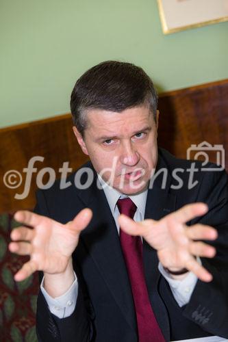 (c) fotodienst / Johannes Brunnbauer | Vorab-Pressegespräch zur 9. Jahrestagung der ÖGN in Wien im Cafe Landtmann am 15.3.2011
Im Bild vlnr.: Dr. Wolfgang Serles