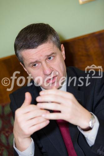 (c) fotodienst / Johannes Brunnbauer | Vorab-Pressegespräch zur 9. Jahrestagung der ÖGN in Wien im Cafe Landtmann am 15.3.2011
Im Bild vlnr.: Dr. Wolfgang Serles