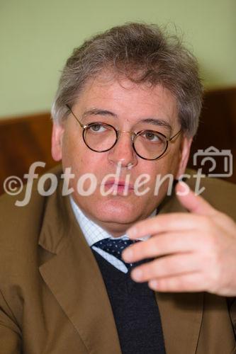 (c) fotodienst / Johannes Brunnbauer | Vorab-Pressegespräch zur 9. Jahrestagung der ÖGN in Wien im Cafe Landtmann am 15.3.2011
Im Bild.: Dr. Karl Vass