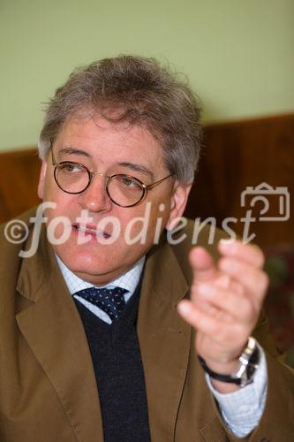 (c) fotodienst / Johannes Brunnbauer | Vorab-Pressegespräch zur 9. Jahrestagung der ÖGN in Wien im Cafe Landtmann am 15.3.2011
Im Bild.: Dr. Karl Vass