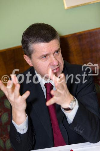 (c) fotodienst / Johannes Brunnbauer | Vorab-Pressegespräch zur 9. Jahrestagung der ÖGN in Wien im Cafe Landtmann am 15.3.2011
Im Bild vlnr.: Dr. Wolfgang Serles