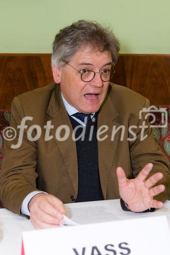 (c) fotodienst / Johannes Brunnbauer | Vorab-Pressegespräch zur 9. Jahrestagung der ÖGN in Wien im Cafe Landtmann am 15.3.2011
Im Bild.: Dr. Karl Vass