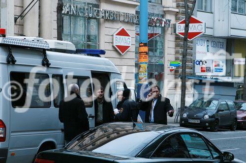 (c) fotodienst/Dan Carabas - Wien 20.01.07 - BAWAG Geiselnahme