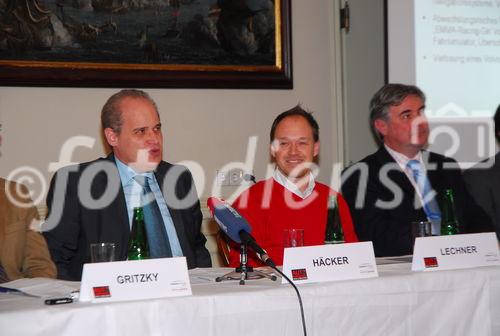 1. Automesse Salzburg - Pressekonferenz im Casino Klessheim
Brigitte Trnka - ORF / Licht ins Dunkel-Koordinatorin mit Maskottchen LENKI
www.siebinger.com
                            