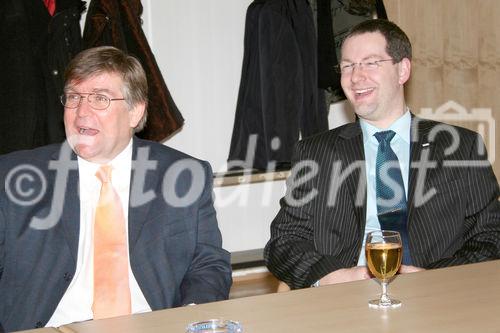 Linz 2007-01-16: 'OÖ Journalisten und Presseclub-Mitglieder erhielten EBC*L-Zertifikate'- Mag Erich Kremsmaier, Fa Orange Cosmos; Wolfgang Denk, Fa Energie AG OÖ - Foto: www.iManufaktur.at