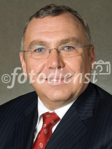 Die neue Bundesregierung setzt sich aus Bundeskanzler Dr. Alfred Gusenbauer, 13 Ministerinnen und Ministern sowie sechs Staatssekretärinnen und Staatssekretären zusammen. Foto: Dr. Alfred Gusenbauer, Bundeskanzler, © Hopi