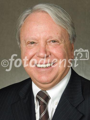 Die neue Bundesregierung setzt sich aus Bundeskanzler Dr. Alfred Gusenbauer, 13 Ministerinnen und Ministern sowie sechs Staatssekretärinnen und Staatssekretären zusammen. Foto: Dr. Hans Winkler, Staatssekretär im Bundesministerium für auswärtige Angelegenheiten, © Hopi