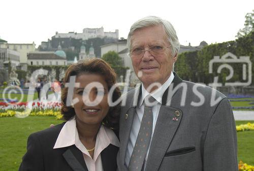 Adventsingen - Benefizgala 'Menschen für Menschen'
Almaz und Karlheinz Böhm
www.siebinger.com
Konto-Nr. 184333 bei 35000 RVS                                