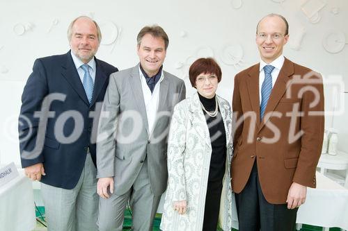 (C)fotodienst/Anna Rauchenberger Wien, 19.01.2011 - Unverträgliches Österreich: Jeder Dritte hat Probleme bei Verträglichkeit von Lebensmitteln. Eine Aktuelle Umfrage zu Lebensmittelintoleranzen zeigt Bedarf an mehr Sachinformation bei Ernährungsfragen. Ein neues Produkt verspricht mehr Lebensqualität für Mensche mit Laktoseintoleranz. FOTO v.l.: Joshi M.A. Schillhab, Managing Director von Oekonsult communication & consulting, Dr. Albert Missbichler, Biochemiker und Geschäftsführer Sciotec Diagnostic Technologies, Angelika Widhalm, Betroffene und Mitglied des Vereins FruLak & Co (Selbsthilfegruppe Fruktose-, Laktose-, Histaminintoleranz, Nahrungsmittelunverträglichkeiten und Gesunde Ernährung), Ao. Univ.-Prof. Dr. Micahel Wolzt, Facharzt für Innere Medizin, Universitätsklinik für Klinische Pharmakologie und Universitätsklinik für Innere Medizin III/Stoffwechsel und Endokrinologie Wien (Buchautor)