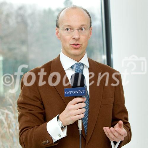 (C)fotodienst/Anna Rauchenberger Wien, 19.01.2011 - Unverträgliches Österreich: Jeder Dritte hat Probleme bei Verträglichkeit von Lebensmitteln. Eine Aktuelle Umfrage zu Lebensmittelintoleranzen zeigt Bedarf an mehr Sachinformation bei Ernährungsfragen. Ein neues Produkt verspricht mehr Lebensqualität für Mensche mit Laktoseintoleranz. FOTO: Ao. Univ.-Prof. Dr. Micahel Wolzt, Facharzt für Innere Medizin, Universitätsklinik für Klinische Pharmakologie und Universitätsklinik für Innere Medizin III/Stoffwechsel und Endokrinologie Wien (Buchautor)