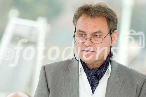 (C)fotodienst/Anna Rauchenberger Wien, 19.01.2011 - Unverträgliches Österreich: Jeder Dritte hat Probleme bei Verträglichkeit von Lebensmitteln. Eine Aktuelle Umfrage zu Lebensmittelintoleranzen zeigt Bedarf an mehr Sachinformation bei Ernährungsfragen. Ein neues Produkt verspricht mehr Lebensqualität für Mensche mit Laktoseintoleranz. FOTO: Dr. Albert Missbichler, Biochemiker und Geschäftsführer Sciotec Diagnostic Technologies