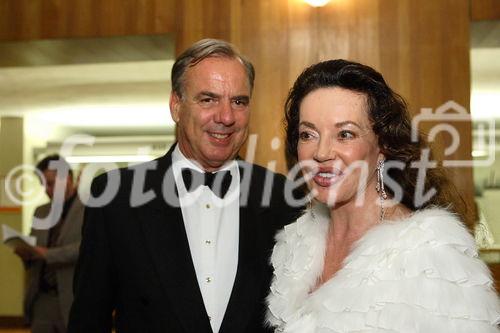 (C) fotodienst/Christian Hofer (www.chris-hofer.com) 
Salzburg - Großes Festspielhaus - Fix & Foxi-Herausgeberin Alexandra Kauka besuchte mit Begleiter Sterling Morton Hamill und Prinzessin Yvonne von Hessen die Premiere von 