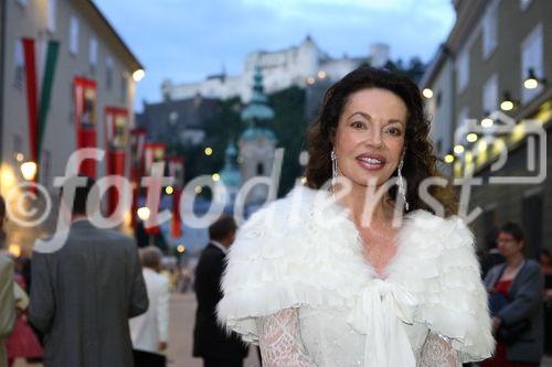 (C) fotodienst/Christian Hofer (www.chris-hofer.com) 
Salzburg - Großes Festspielhaus - Fix & Foxi-Herausgeberin Alexandra Kauka besuchte mit Begleiter Sterling Morton Hamill und Prinzessin Yvonne von Hessen die Premiere von 