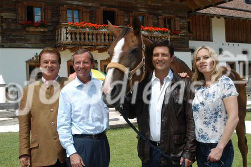 Gut Aiderbichl - Dreharbeiten 'Ein Paradies für Pferde'
Michael Aufhauser, LH Wilfried Haslauer, Francis Fulton-Smith, Susanne Michel
www.siebinger.com                                