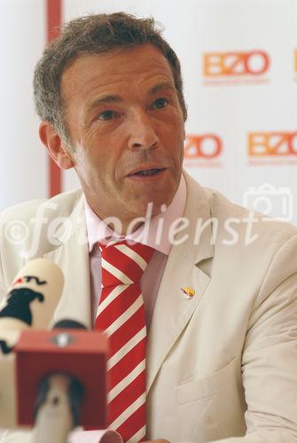 (c) Fotodienst / Daniel K. Gebhart - Jörg Haider - Verkündung der VfGH-Entscheidung zu Ortstafeln - FOTO: Dr. Jörg Haider (BZÖ, Landeshauptmann Kärnten)