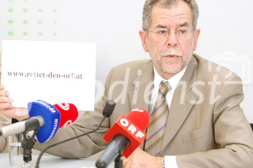 (c) Fotodienst / Daniel K. Gebhart - Pressekonferenz - Van der Bellen - Die Grünen - Grüne Kritik am ÖVP-SPÖ-Umweltzerstörungsgesetz, Aktuelles, Initiativen gegen den Schwarzfunk ORF - Foto: Univ. Prof. Dr. Alexander Van der Bellen (Bundessprecher und Klubobmann - Die Grünen).