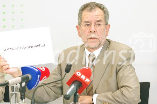 (c) Fotodienst / Daniel K. Gebhart - Pressekonferenz - Van der Bellen - Die Grünen - Grüne Kritik am ÖVP-SPÖ-Umweltzerstörungsgesetz, Aktuelles, Initiativen gegen den Schwarzfunk ORF - Foto: Univ. Prof. Dr. Alexander Van der Bellen (Bundessprecher und Klubobmann - Die Grünen).