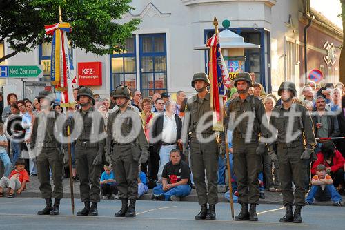 (C) fotodienst/Walter Vymyslicky - Gänserndorf, 19.05.2006 - FOTO.: Die Fahnenträger