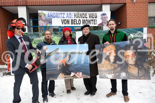 (C) fotodienst / Johannes Hloch - Wien, 6.12.2010; Am 6.12.2010 erhält der austro-brasilianische Bischof Erwin Kräutler in Stockholm aufgrund seines Einsatzes für die Rechte der Indigenen in Amazonien den Alternativ-Nobelpreis. Er wird damit auch explizit für seinen mutigen Einsatz gegen das Mega-Kraftwerk Belo Monte geehrt, für das die steirische Andritz AG die Turbinen liefern möchte. Welthaus Wien und die Dreikönigsaktion, Hilfswerk der Katholischen Jungschar, organisierten am Tag der Preisverleihung eine Solidaritätsaktion vor dem Andritz-Gebäude in Wien.