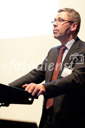 ETH Zürich, 2.12.2010. Symposium elektromobilität, Stefan Keller, Leiter Elektrifizierungsprozesse, Audi AG