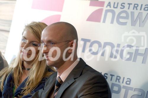 Die führende News-Sendung im österreichischen Privat-TV wird neu präsentiert. Bild v.l.Sabine Mord(Moderatorin Tonight tv ProSieben Austria)Jürgen Peindl(Außen-Anchorman AustriaNews & Moderator Austria Top Talk)                                                                                                                      